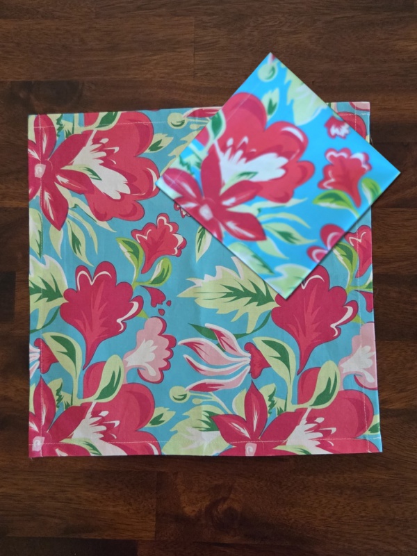 Floral full folded napkin cropped